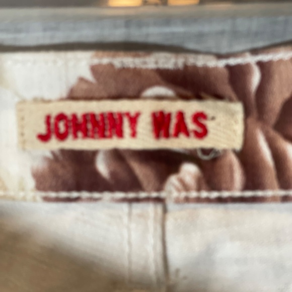 JOHNNY WAS Rose Print Cropped Boyfriend Jean. Boho. Frayed Hem. New with tags - Picture 4 of 5